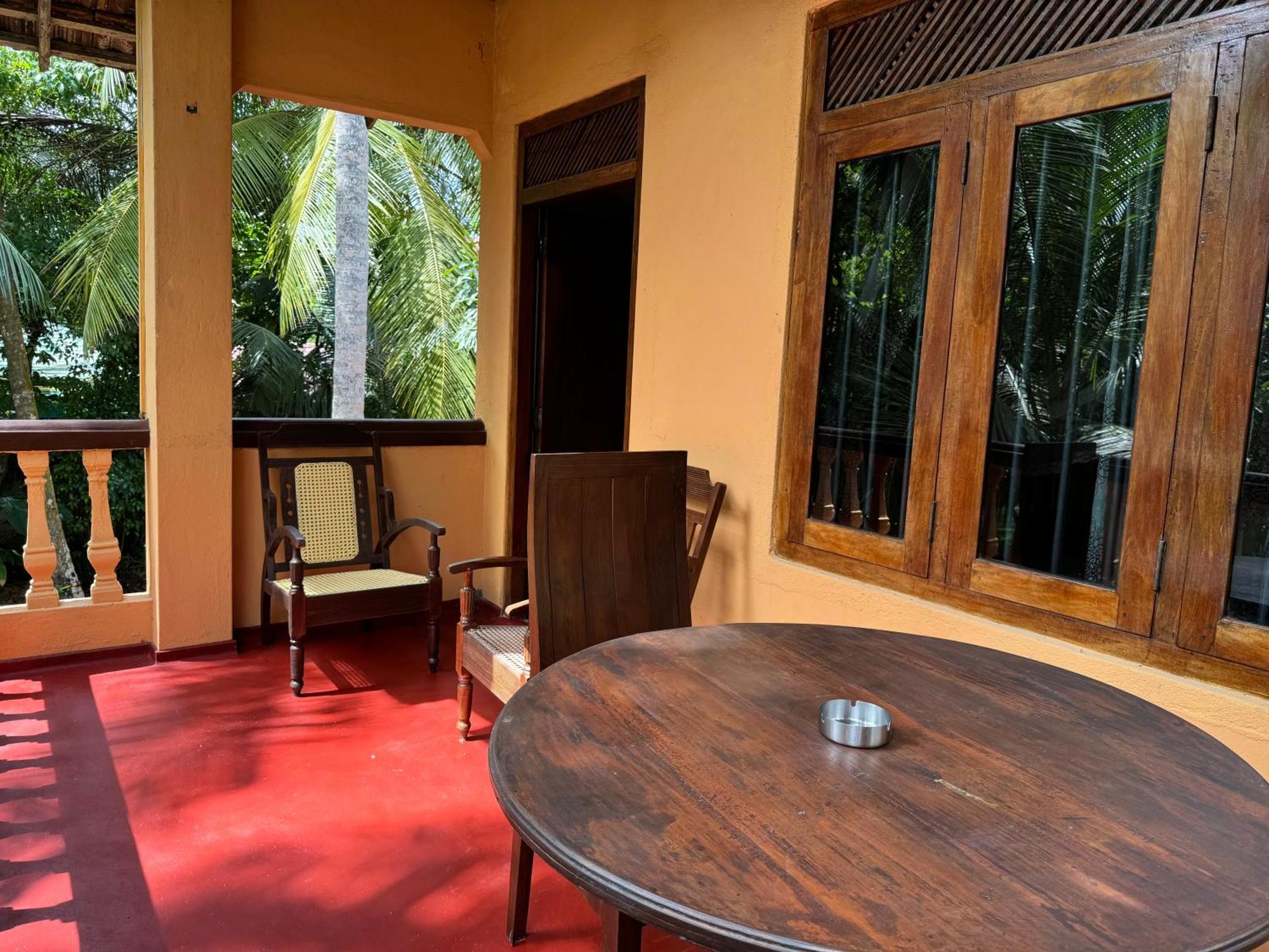 Brinkhouse Guesthouse , Unawatuna Beach Екстер'єр фото