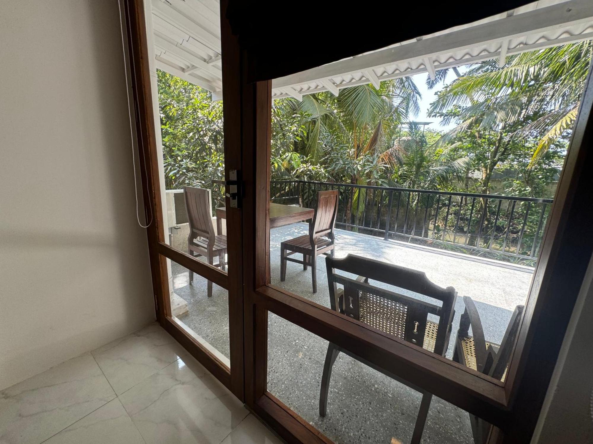 Brinkhouse Guesthouse , Unawatuna Beach Екстер'єр фото