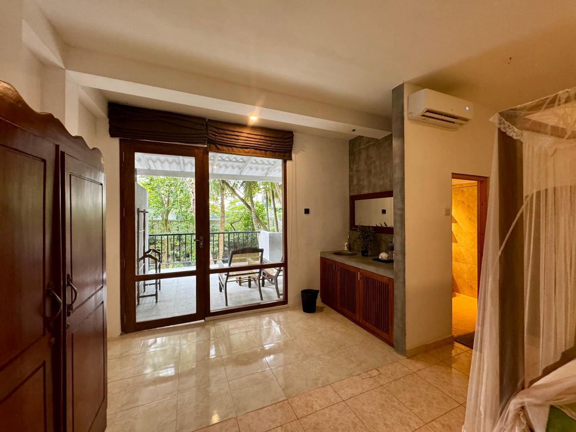 Brinkhouse Guesthouse , Unawatuna Beach Екстер'єр фото