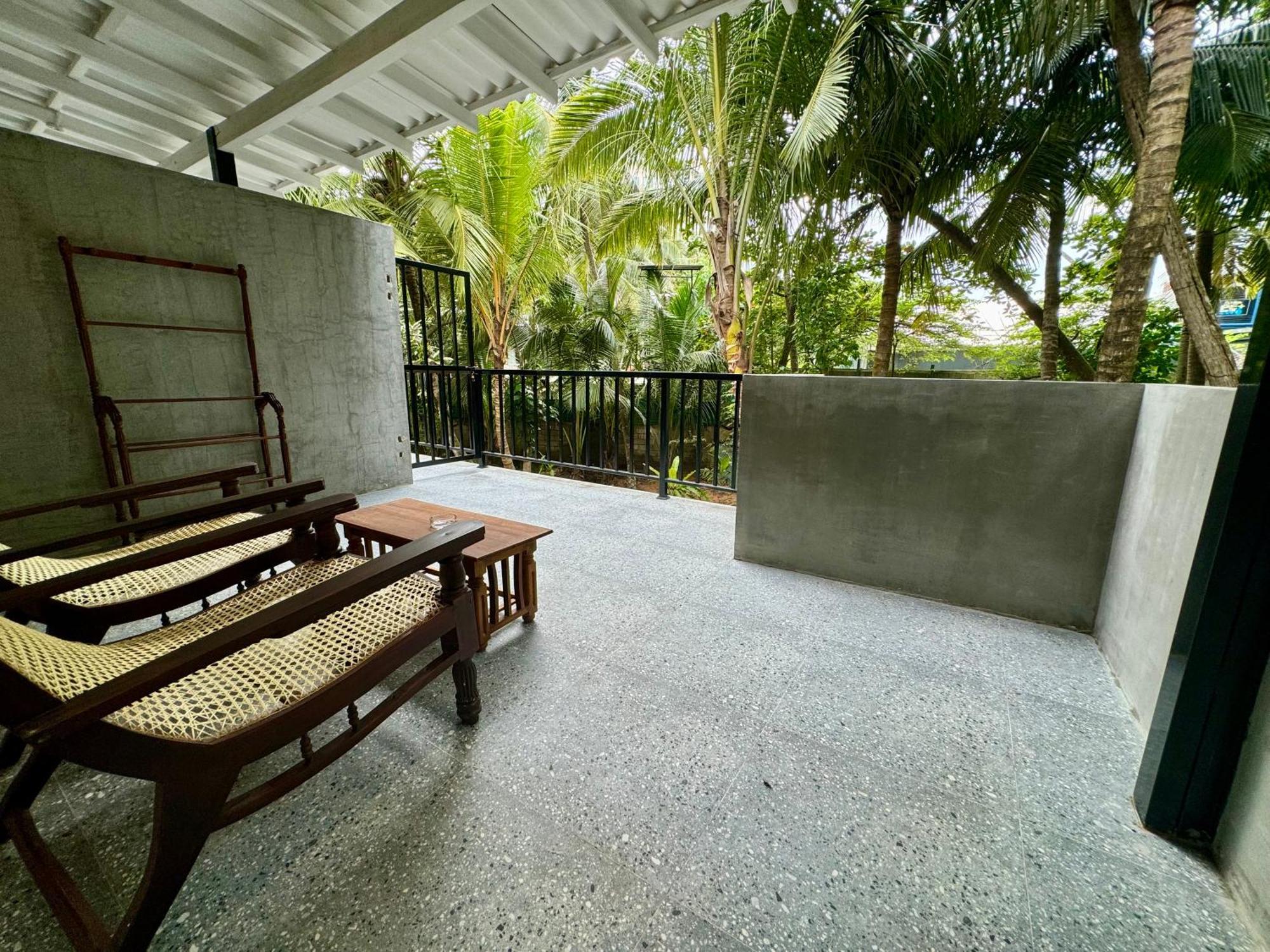 Brinkhouse Guesthouse , Unawatuna Beach Екстер'єр фото