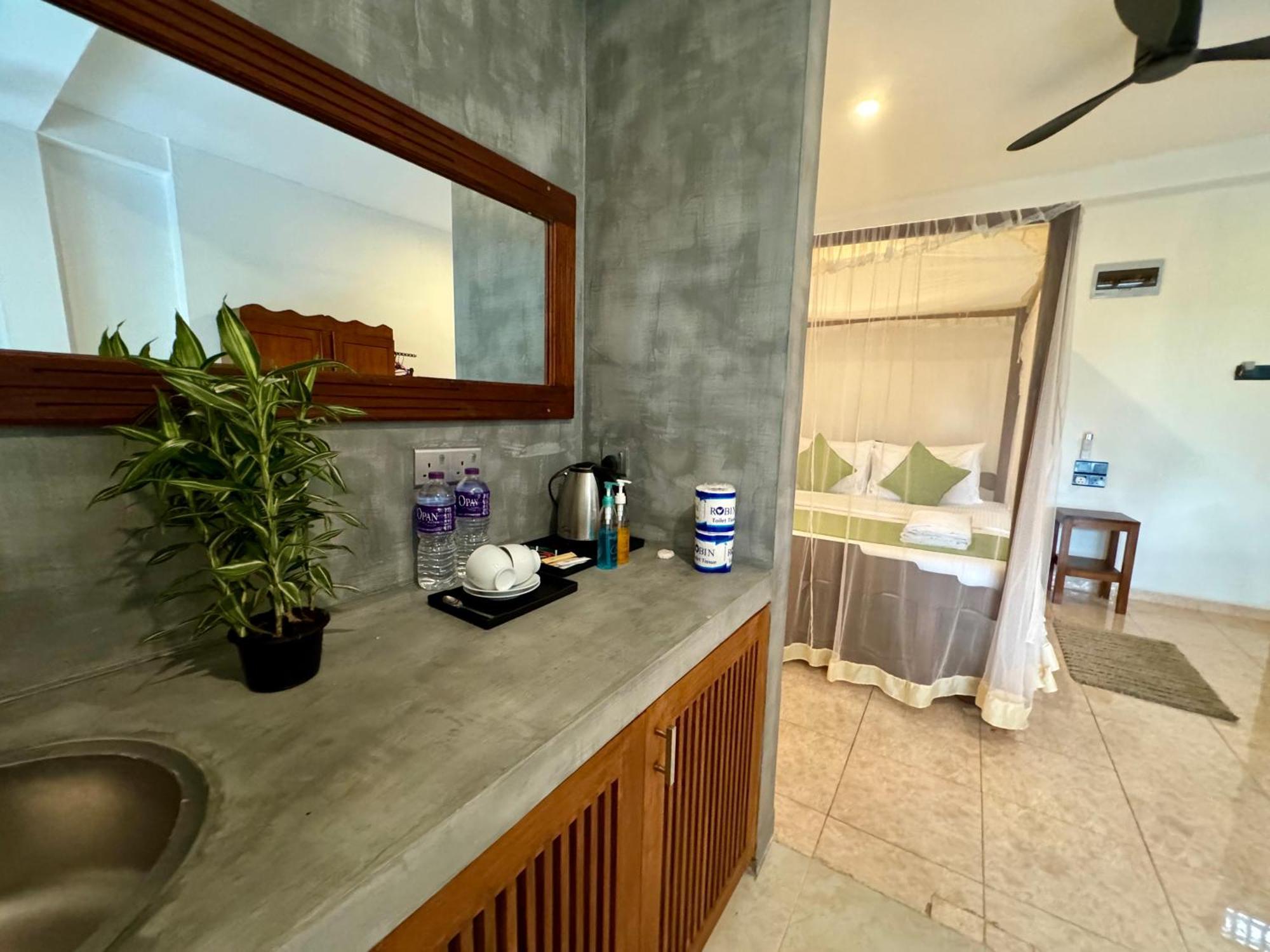 Brinkhouse Guesthouse , Unawatuna Beach Екстер'єр фото