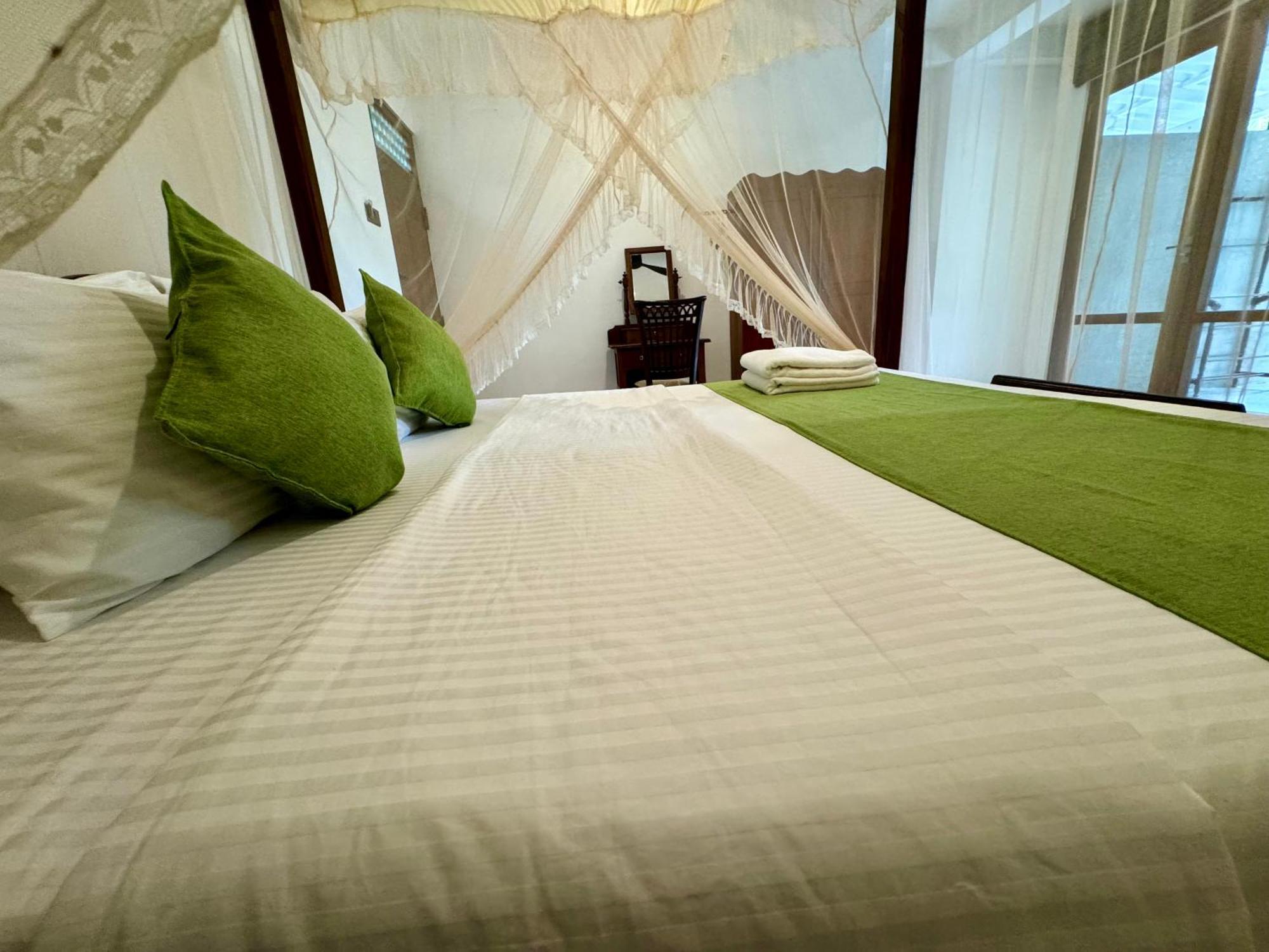 Brinkhouse Guesthouse , Unawatuna Beach Екстер'єр фото